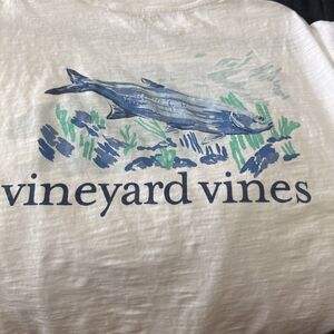 Vineyard Vines Men’s White Tee W/Tarpon Large Graphic Sz L , Tarpon Pocket Logo